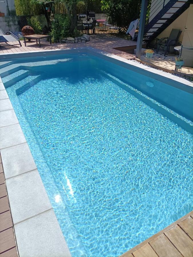 Appartement Independant Avec Jardin Et Acces Piscine نيم المظهر الخارجي الصورة