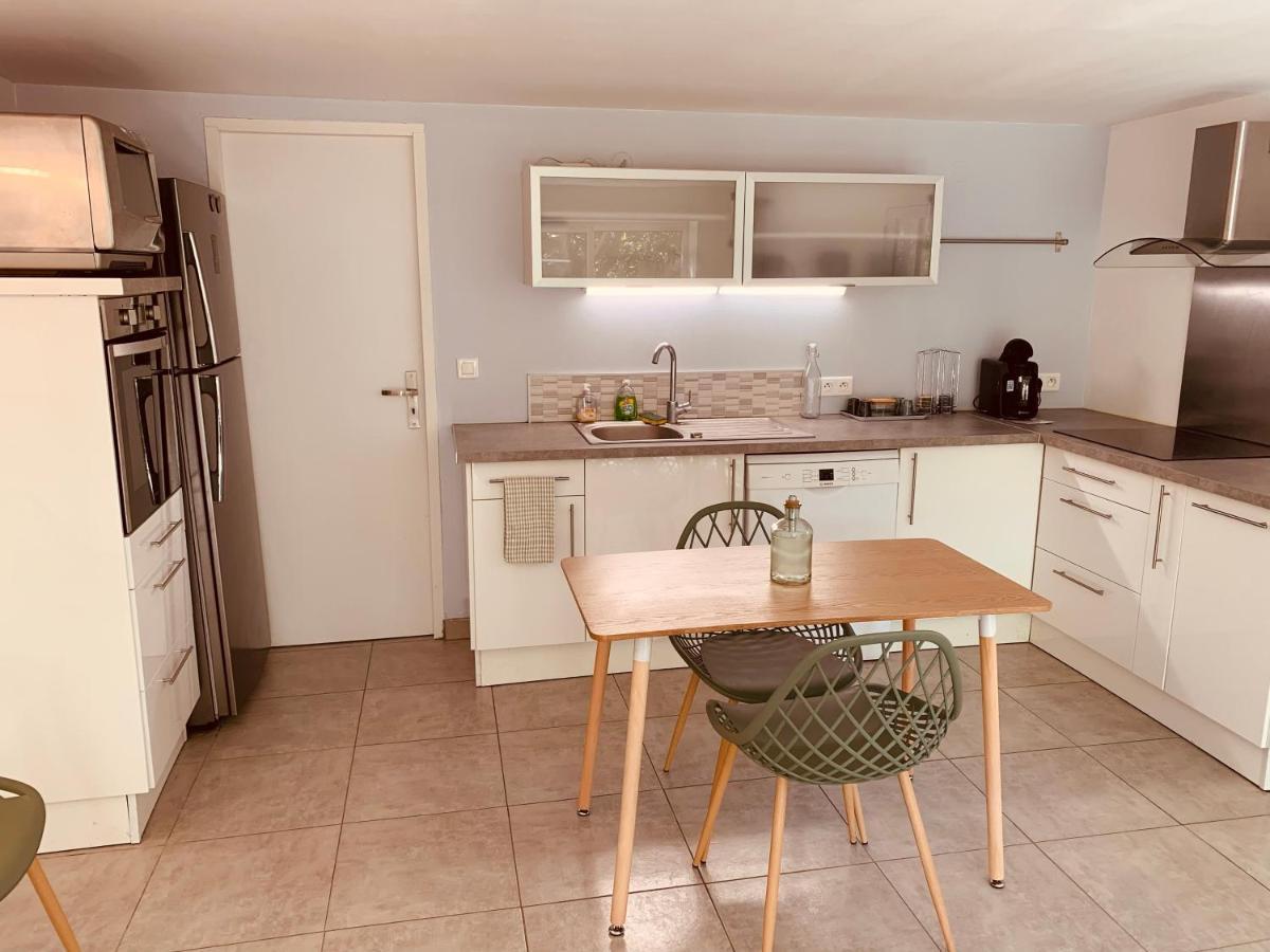 Appartement Independant Avec Jardin Et Acces Piscine نيم المظهر الخارجي الصورة
